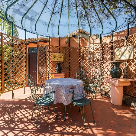 Guest House Villa Verde - Short Term Room Rentals-3